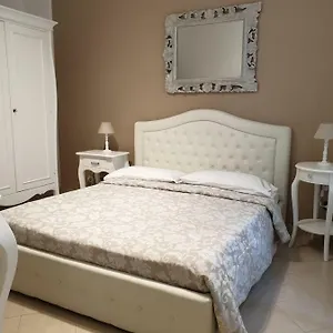 Bed & Breakfast Dimoramuri Aeroporto di Catania Fontana Rossa